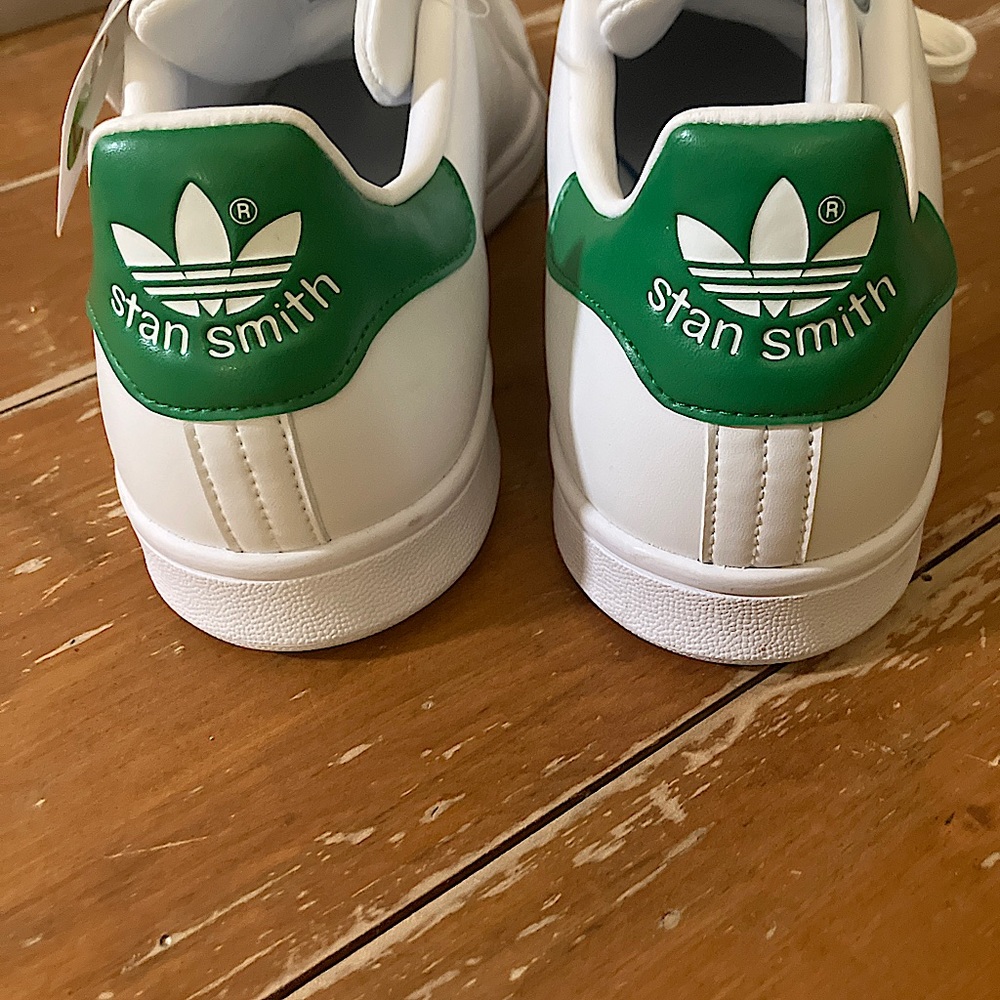 Stan Smith Size 9 Men’s Adidas PrimeGreen Sneakers (SAMPLE)